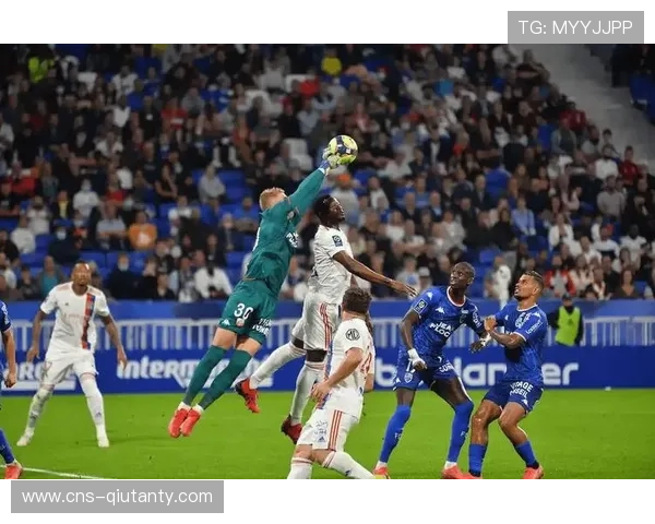 洛里昂主场不败金身迎战巴黎FC，防守场均失球0.6球成基石